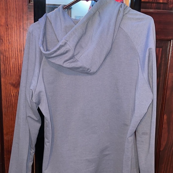 Grey gymshark hoodie - Picture 5 of 6